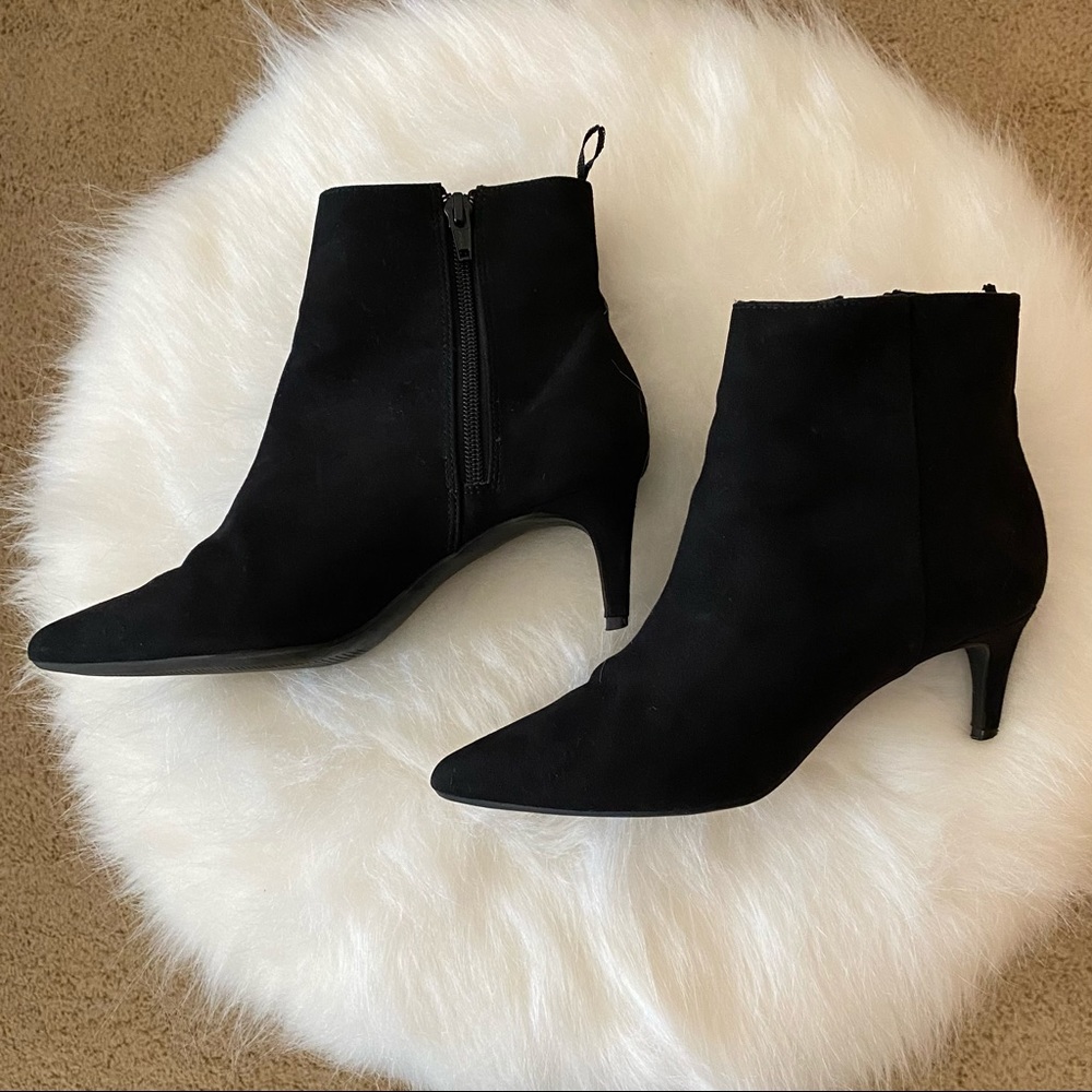 SOLD   H&M Black Kitten Heel Booties Faux Suede Point Toe Side Zip Size 37 / 7